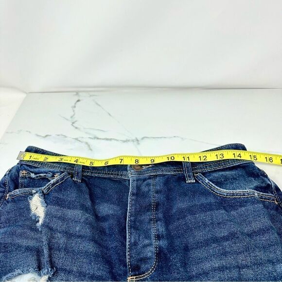 Hollister Curvy Ultra High-rise Mom Shorts- Size 9 - Picture 8 of 13